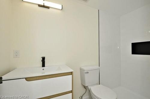 30 Grenadier Road, Cambridge, ON - Indoor Photo Showing Bathroom