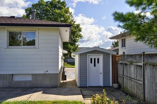 30 Grenadier Road, Cambridge, ON - Outdoor