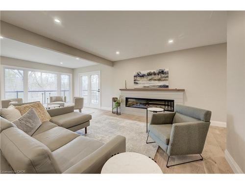 279 Ferndale Place, Waterloo, ON - Indoor Photo Showing Living Room With Fireplace