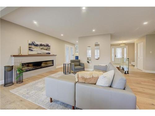 279 Ferndale Place, Waterloo, ON - Indoor Photo Showing Living Room With Fireplace