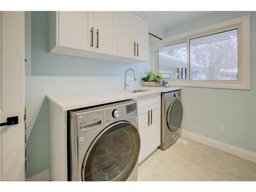 279 Ferndale Place, Waterloo, ON - Indoor Photo Showing Laundry Room