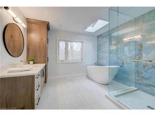 279 Ferndale Place, Waterloo, ON - Indoor Photo Showing Bathroom