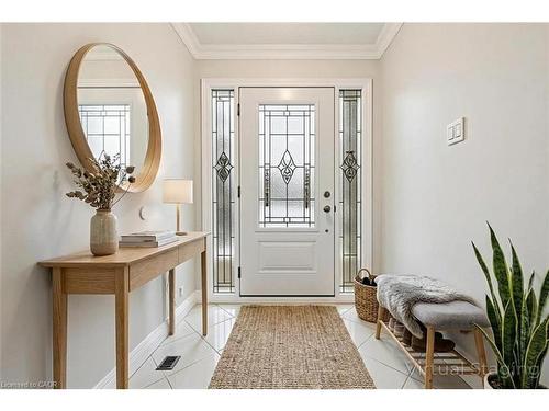 2201 Cartier Crescent, Burlington, ON - Indoor Photo Showing Other Room