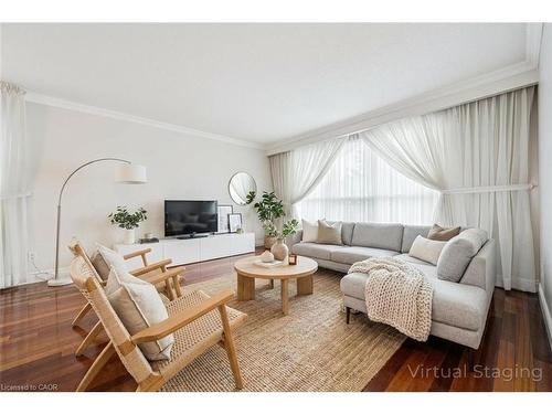 2201 Cartier Crescent, Burlington, ON - Indoor Photo Showing Living Room