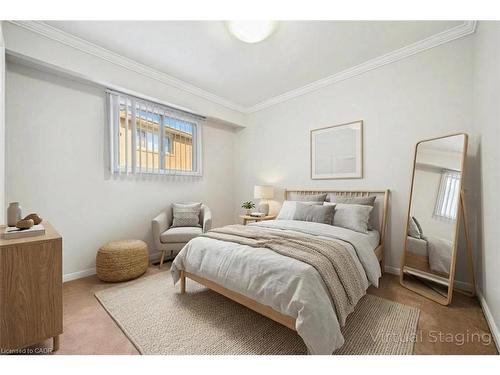 2201 Cartier Crescent, Burlington, ON - Indoor Photo Showing Bedroom