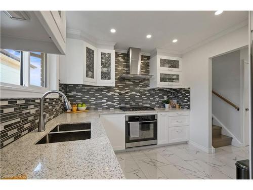 116 Boston Crescent, Hamilton, ON - Indoor Photo Showing Kitchen With Double Sink With Upgraded Kitchen
