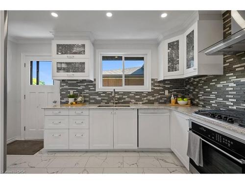 116 Boston Crescent, Hamilton, ON - Indoor Photo Showing Kitchen