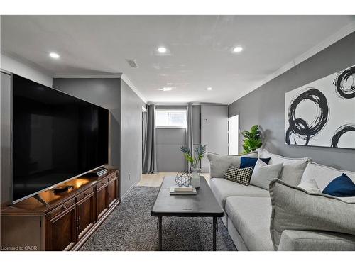 116 Boston Crescent, Hamilton, ON - Indoor Photo Showing Living Room
