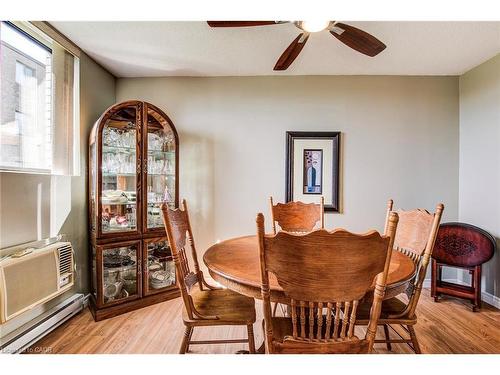 405-89 Westwood Road, Guelph, ON - Indoor Photo Showing Dining Room