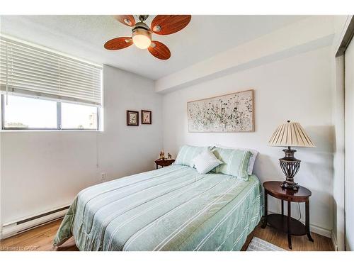 405-89 Westwood Road, Guelph, ON - Indoor Photo Showing Bedroom