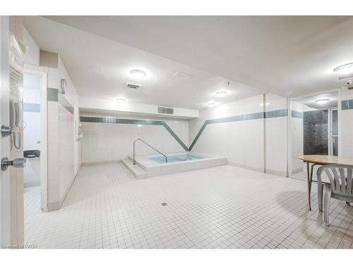 405-89 Westwood Road, Guelph, ON - Indoor Photo Showing Other Room