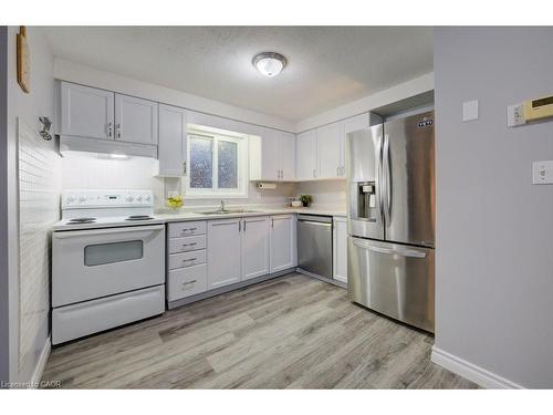 33 Orchid Crescent, Kitchener, ON - Indoor Photo Showing Kitchen