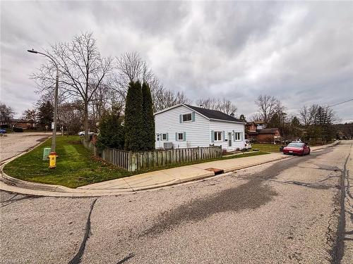 1949 Old Mill Road, Kitchener, ON - Outdoor