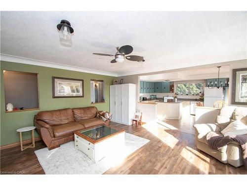 535 Mcdowell Road E, Simcoe, ON - Indoor Photo Showing Living Room