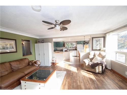 535 Mcdowell Road E, Simcoe, ON - Indoor Photo Showing Living Room