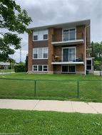 1-6 Elmsdale Drive  Kitchener, ON N2E 1H6