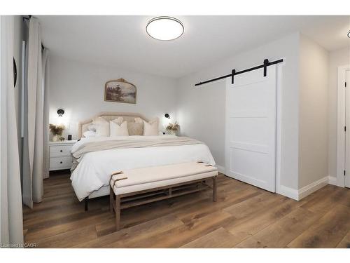 238 Eagle Street S, Cambridge, ON - Indoor Photo Showing Bedroom