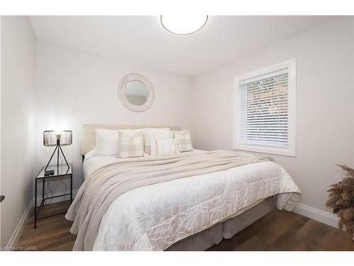 238 Eagle Street S, Cambridge, ON - Indoor Photo Showing Bedroom
