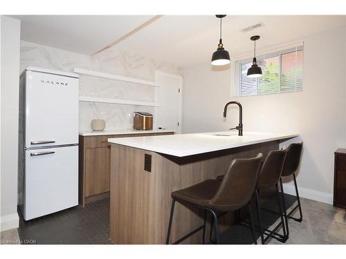 238 Eagle Street S, Cambridge, ON - Indoor Photo Showing Kitchen