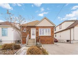 136 Ivon Avenue  Hamilton, ON L8H 5S8