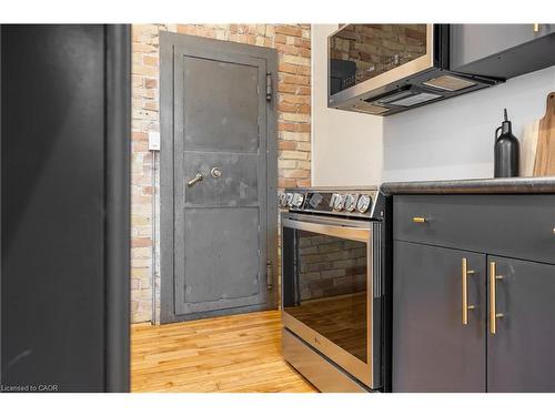 66 Chestnut Street, Kitchener, ON - Indoor