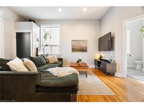 66 Chestnut Street, Kitchener, ON - Indoor