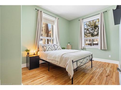 66 Chestnut Street, Kitchener, ON - Indoor Photo Showing Bedroom