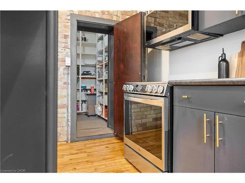 66 Chestnut Street, Kitchener, ON - 