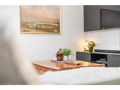 66 Chestnut Street, Kitchener, ON - Indoor