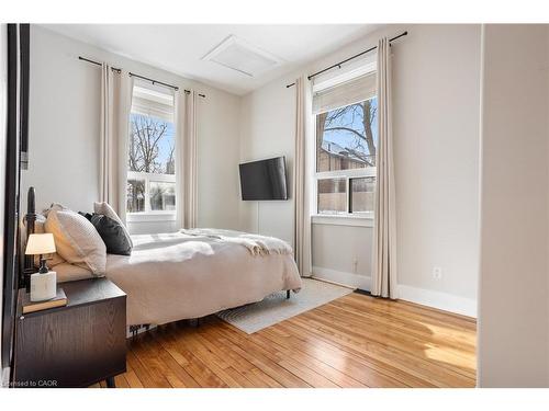 66 Chestnut Street, Kitchener, ON - Indoor Photo Showing Bedroom