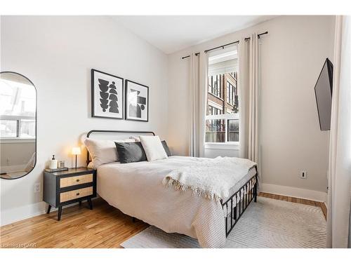 66 Chestnut Street, Kitchener, ON - Indoor Photo Showing Bedroom