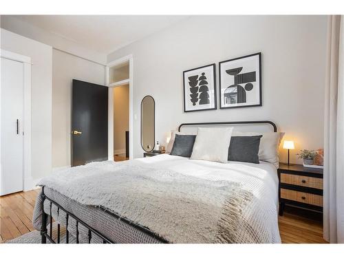 66 Chestnut Street, Kitchener, ON - Indoor Photo Showing Bedroom