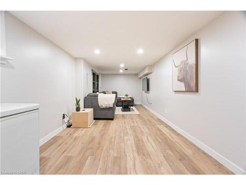 66 Chestnut Street, Kitchener, ON - Indoor Photo Showing Other Room