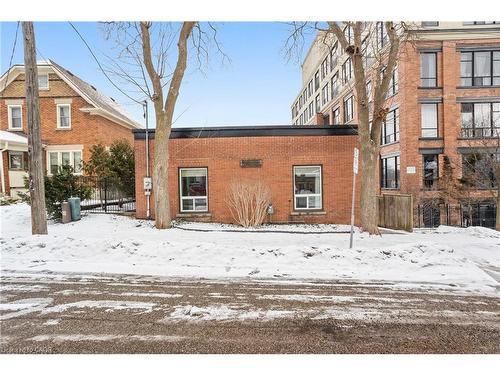 66 Chestnut Street, Kitchener, ON - Outdoor