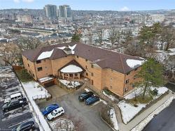 206-4 Albert Street  Cambridge, ON N1R 3M4