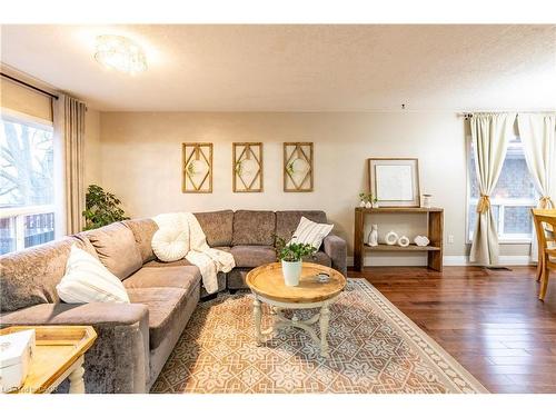 83 Burnaby Crescent, Kitchener, ON - Indoor Photo Showing Living Room