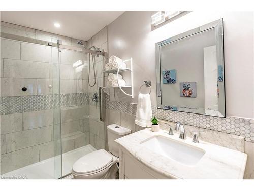 83 Burnaby Crescent, Kitchener, ON - Indoor Photo Showing Bathroom