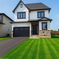 132 Hodgkins Avenue  Thorold, ON L2V 1M1