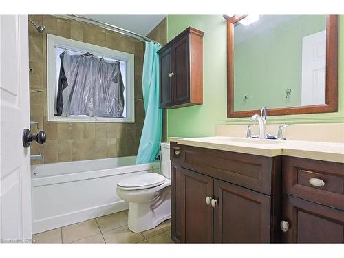 122 Fundy Avenue, London, ON - Indoor Photo Showing Bathroom
