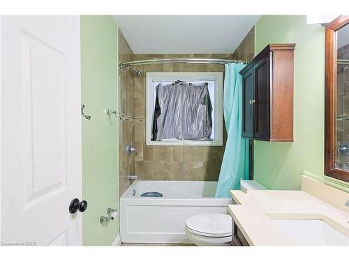 122 Fundy Avenue, London, ON - Indoor Photo Showing Bathroom