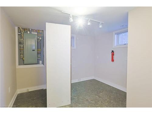 122 Fundy Avenue, London, ON - Indoor Photo Showing Other Room