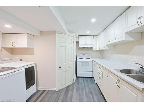 122 Fundy Avenue, London, ON - Indoor Photo Showing Laundry Room