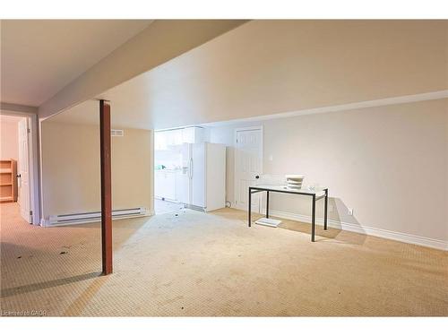 122 Fundy Avenue, London, ON - Indoor Photo Showing Other Room