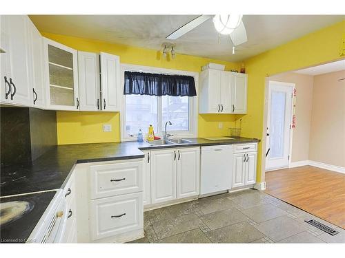 122 Fundy Avenue, London, ON - Indoor Photo Showing Kitchen With Double Sink