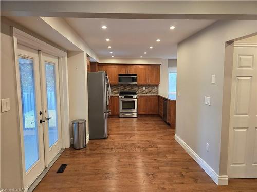1278 Hammond Street, Burlington, ON - Indoor Photo Showing Kitchen