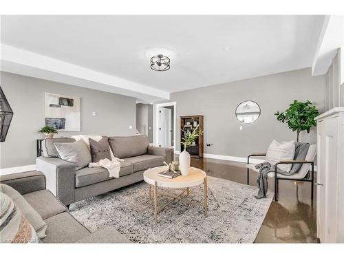 706249 County Rd 21, Mulmur, ON - Indoor Photo Showing Living Room