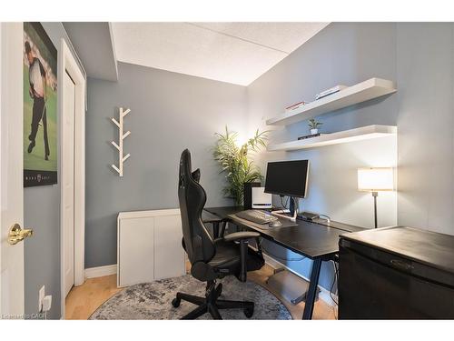304-4450 Fairview Street, Burlington, ON - Indoor Photo Showing Office