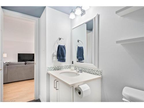 304-4450 Fairview Street, Burlington, ON - Indoor Photo Showing Bathroom