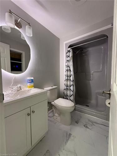60 Denlow Street, Kitchener, ON - Indoor Photo Showing Bathroom