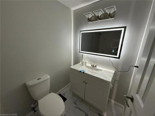 60 Denlow Street, Kitchener, ON - Indoor Photo Showing Bathroom